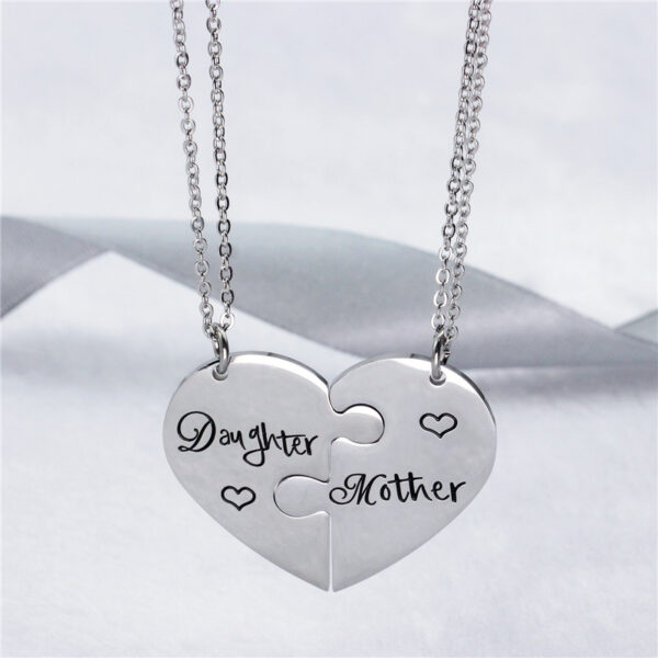 Wholesale Titanium Steel Mother's Day Gift Mother Daughter Peach Heart Necklace