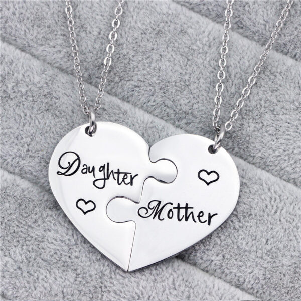 Wholesale Titanium Steel Mother's Day Gift Mother Daughter Peach Heart Necklace