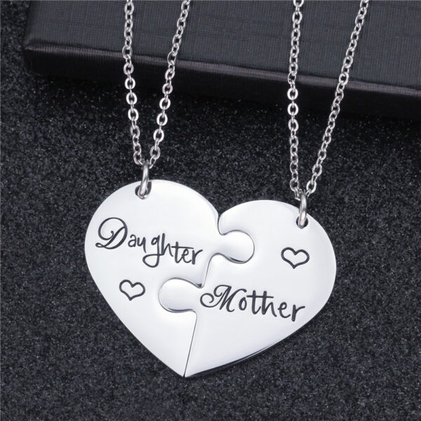 Wholesale Titanium Steel Mother's Day Gift Mother Daughter Peach Heart Necklace