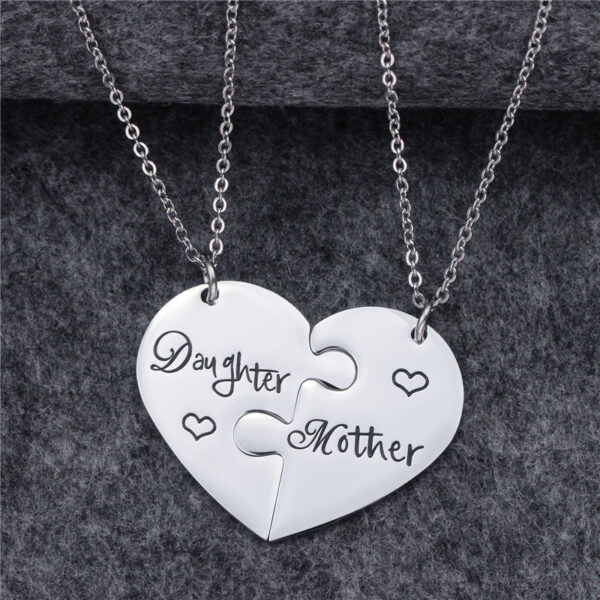 Wholesale Titanium Steel Mother's Day Gift Mother Daughter Peach Heart Necklace