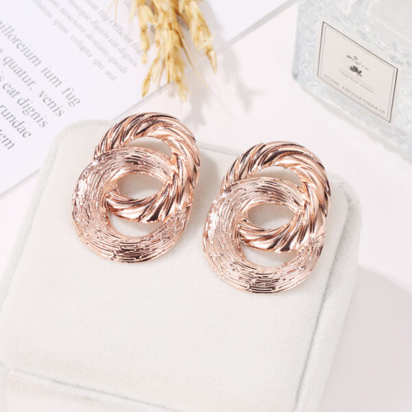 Wholesale Figure 8 Twist Alloy Earrings