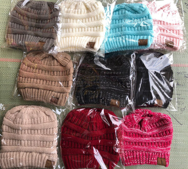 Wholesale Autumn and Winter Label Knitted Ponytail Beanie