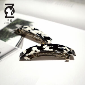 Black and white stripe color / Acetic acid