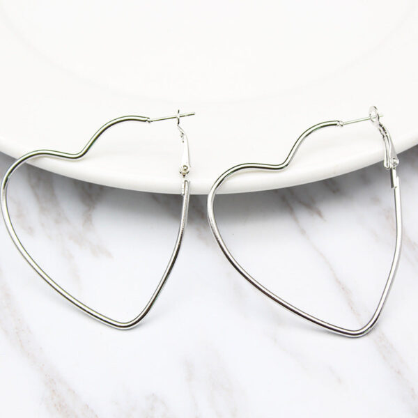 Wholesale Wire Metal Large Heart Shaped Hollow Earrings