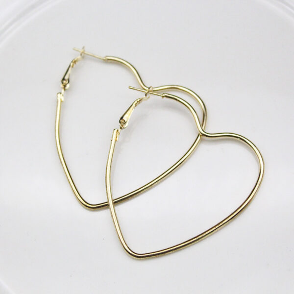 Wholesale Wire Metal Large Heart Shaped Hollow Earrings