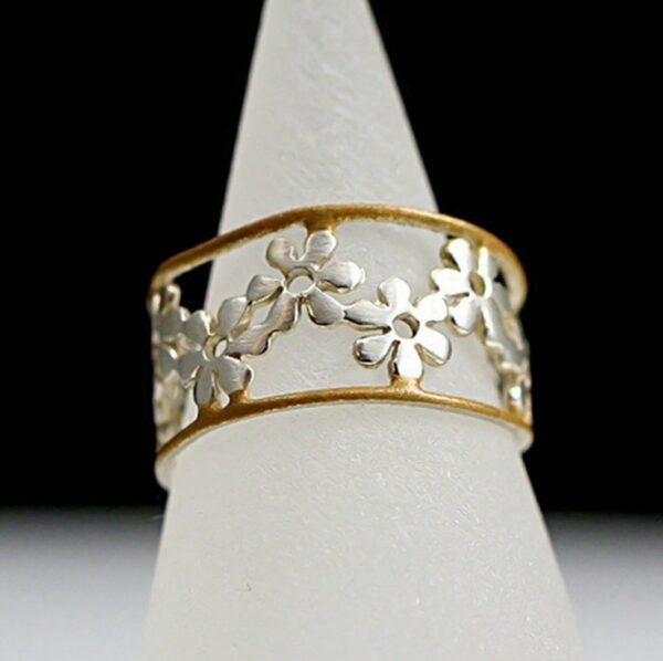Wholesale Alloy Sunflower Chrysanthemum Plated 18k Rose Gold Two-tone Ring