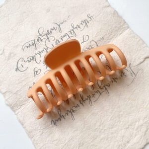 Shallow chrysanthemum