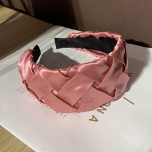 Satin cruciferous pink