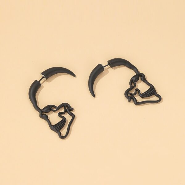 Wholesale Hollow Piercing Human Face Punk Style Earrings
