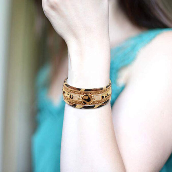 18056354336_128814302 Wholesale Alloy Magnet Buckle Leopard Genuine Leather Horsehair Bracelet