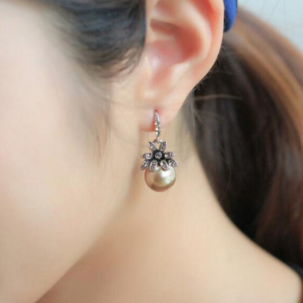 Wholesale Vintage Creative Pearl Sunflower Diamond Earrings