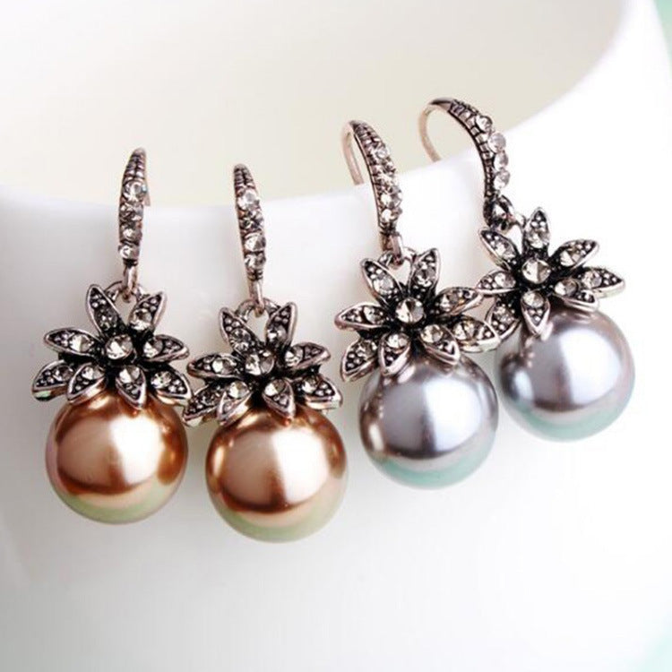 Wholesale Vintage Creative Pearl Suower Diamond Earrings