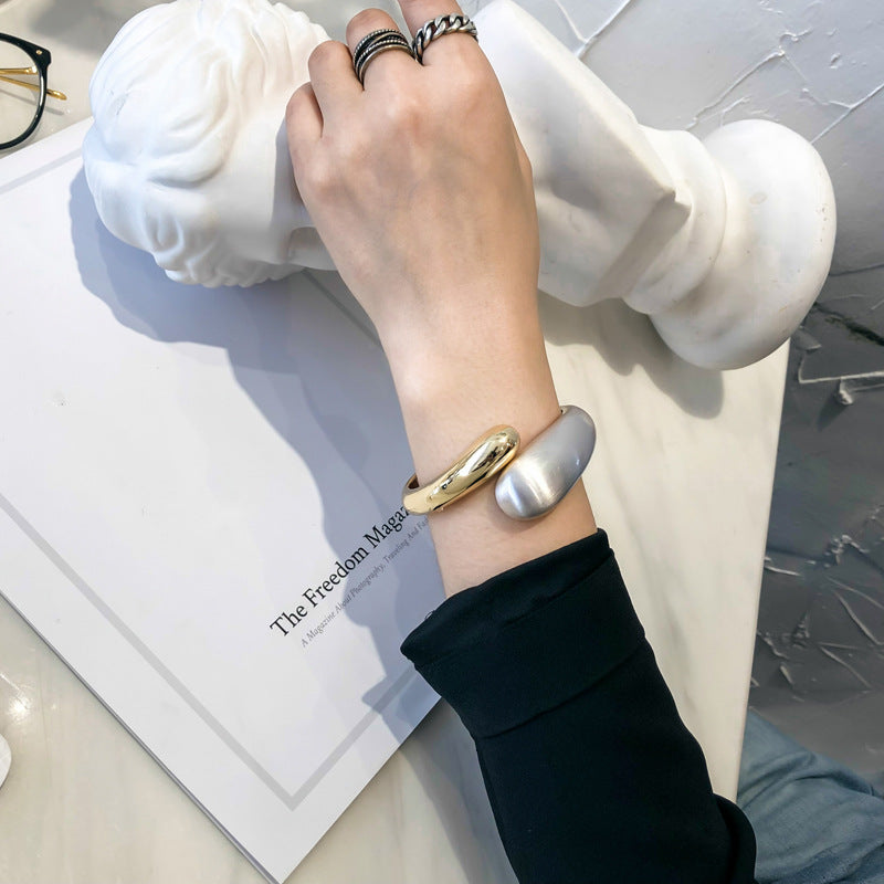 Wholesale Alloy Double-headed Two-color ing Open Gold-plated Spring Bracelet