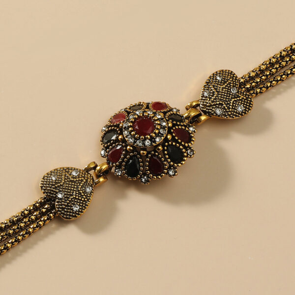 Wholesale Crystal Gems Vintage Flower Bracelet