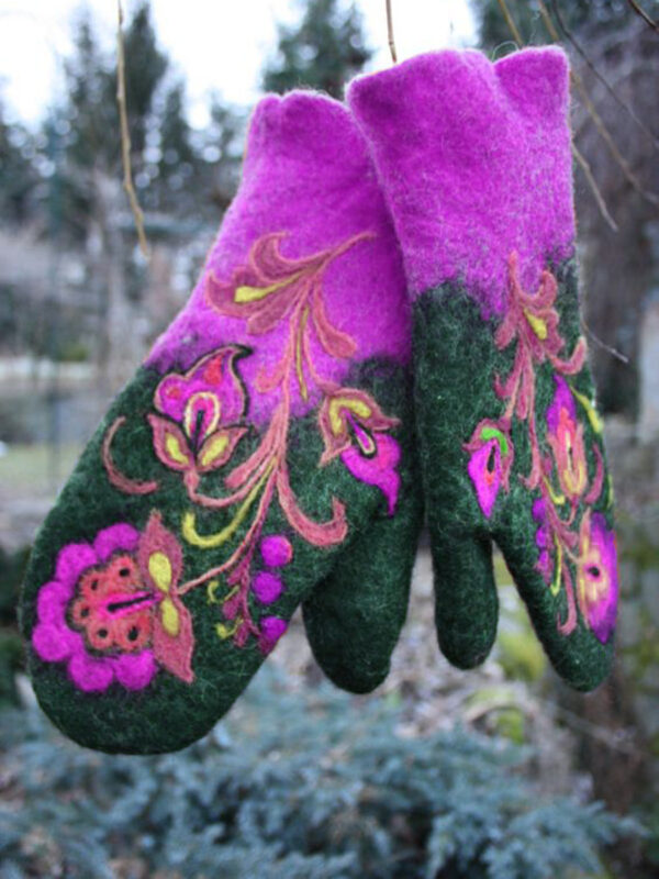21938169131_1684537369 Wholesale Thickened Color Matching Embroidered Polyester Gloves