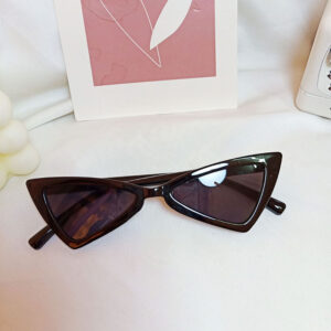 Black Frame gray sheet