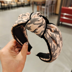 Light Pink Houndstooth Clip-Edge Hairband