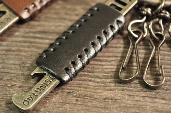 Wholesale Bottle Opener Retro Cowhide Men's Keychain