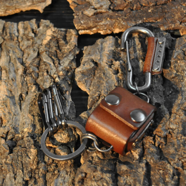 Wholesale Vintage Cowhide Dice Keychain