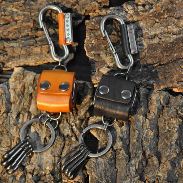 Wholesale Vintage Cowhide Dice Keychain