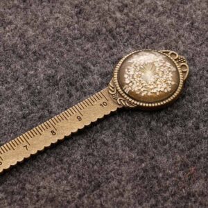 Lace White / Dried Flower Bookmark