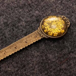 Lace yellow / Dried Flower Bookmark