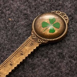 Four-leaf clover / Dried Flower Bookmark