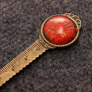 Lace red / Dried Flower Bookmark