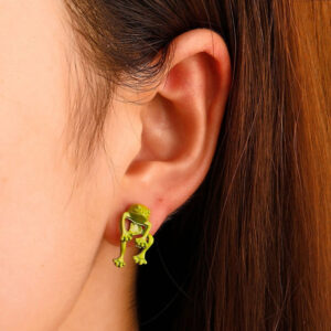 Wholesale Simple Metal Frog Alloy Earrings