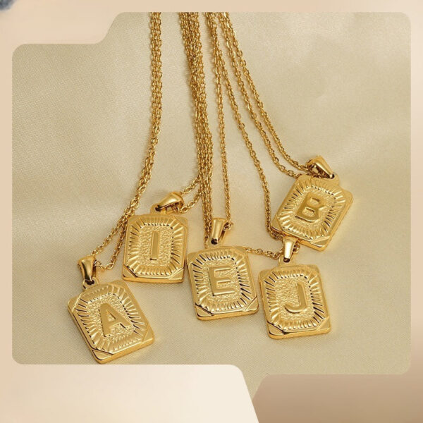 667056b2202229de3e0937e981f17045 Wholesale Brand Letter Pendant Gold Plated Necklaces