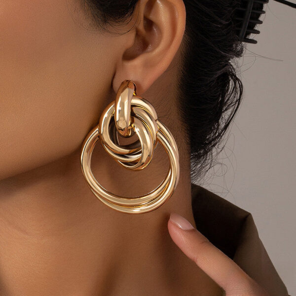 Wholesale Geometric Smooth Alloy Earrings