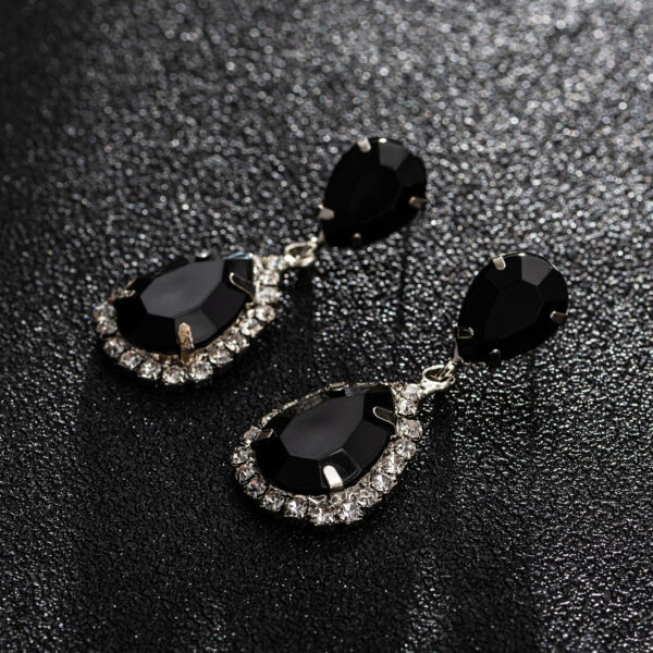 Wholesale Sparkling Drop Crystal Earrings