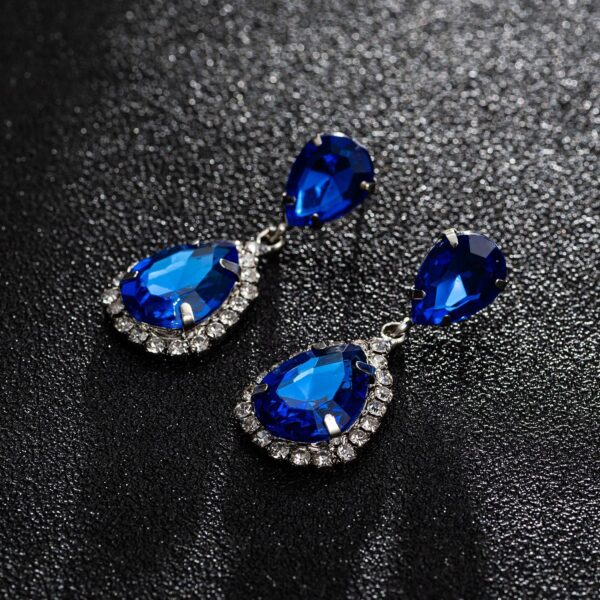Wholesale Sparkling Drop Crystal Earrings