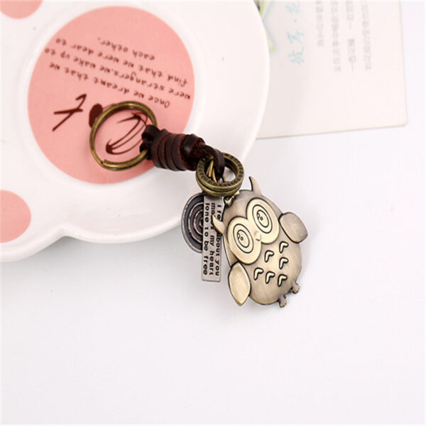 Wholesale of New Retro Woven Cowhide Keychains, Leather Pendants, Antique Copper Alloy Pendants, Bags, and Hanging Accessories