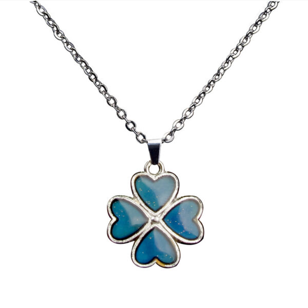 Wholesale Four Leaf Clover Petal Temperature Sensitive Color Changing Pendant Necklaces