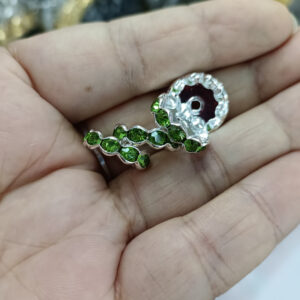 802 green / Hole in the middle