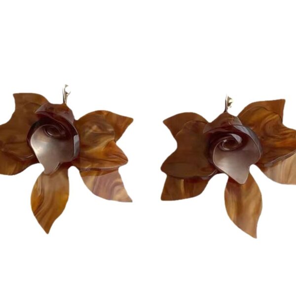 O1CN01071ySq1NU1hhosdNm_2810171572-0-cib Wholesale Gardenia White Coffee Retro Flower Metal Earrings