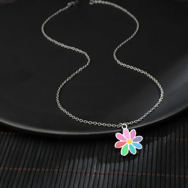 Wholesale Sweater Chain Seven Color Small Flower Titanium Steel Pendant Necklaces
