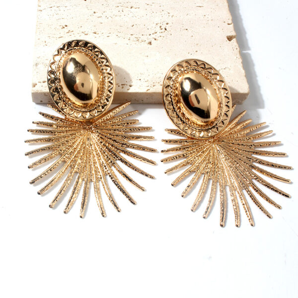 Wholesale Statemente Gold Alloy Earrings
