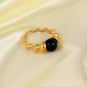 18k gold and black agate model / 5.