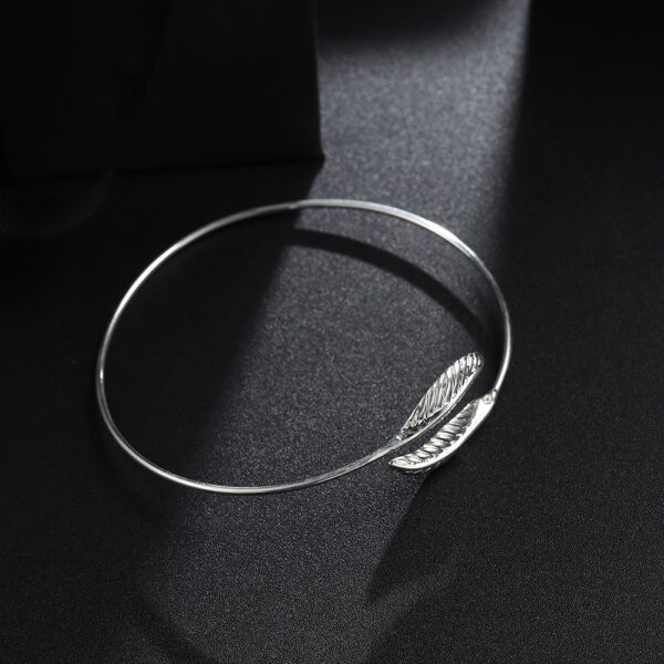 Wholesale Silver Plated Leaf Feather Copper Bracelet