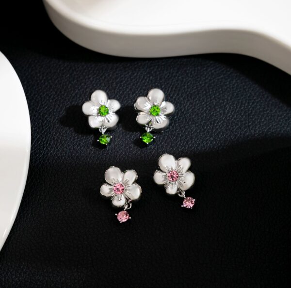 Wholesale French Flower Studded Diamond Alloy Earrings