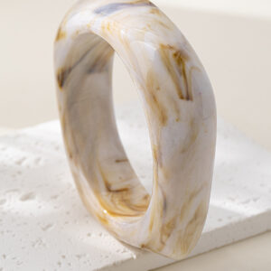 14#Square brown white