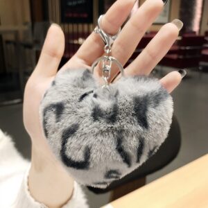 Gray leopard print love heart / Packed in a single opp bag. the keychain is not fixed. if necessary, please contact customer service for notes
