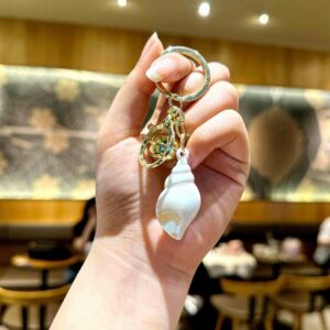 Small conch white (4.1cm*1.8cm)