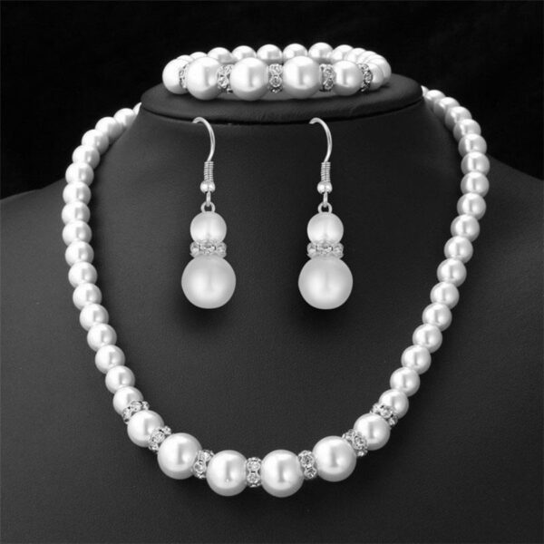 Wholesale Imitation Pearl Necklace Bracelet Earring Set Three Pieces