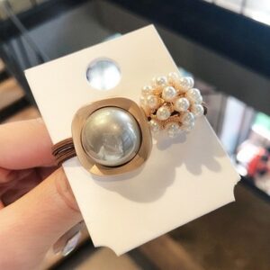 White pearl alloy bayberry ball hair tie