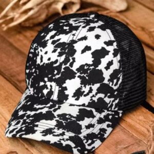 Small black and white milk / All yards