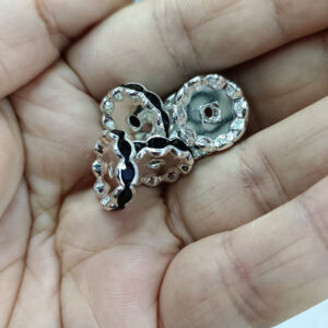 802 black / Hole in the middle