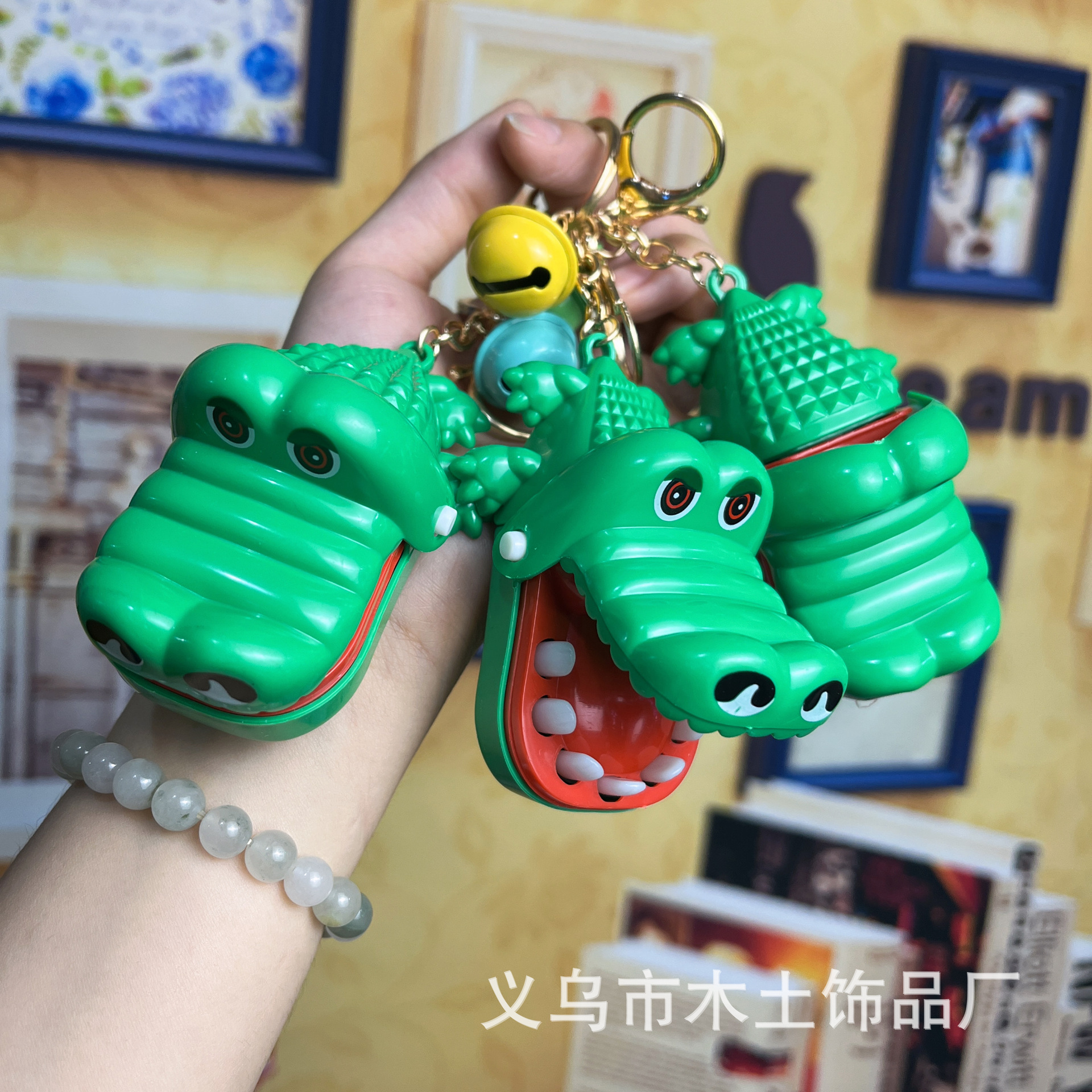 Wholesale Cartoon hand-biting crocodile game keychain pendant wholesale children's innovative toy small gift doll machine pendant
